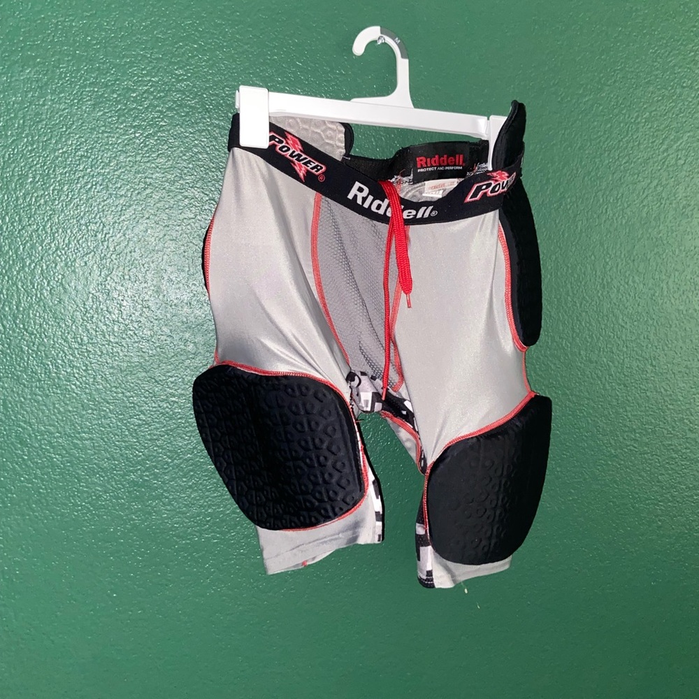 Riddell sports wear shorts padded leg front & back football lacrosse gym bottoms